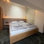 Ξενοδοχείο Amadea - Cityhotel 3*
