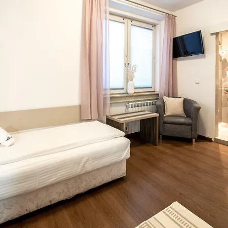 Amadea - Cityhotel 3*