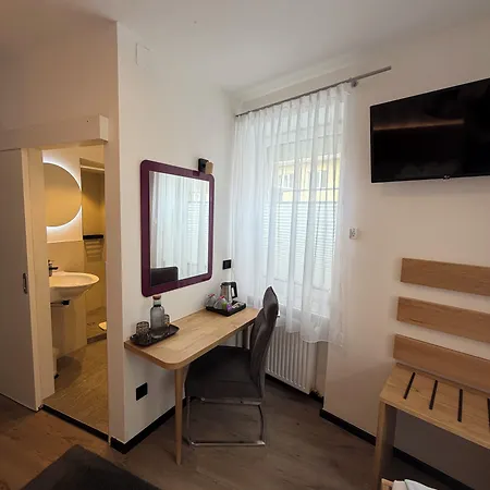 فندق Amadea - Cityhotel 3*
