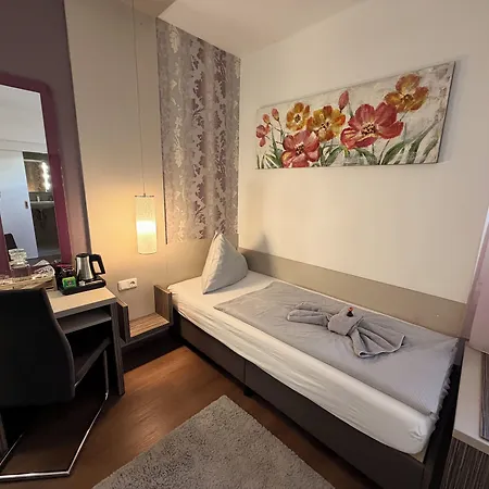 فندق Amadea - Cityhotel 3*